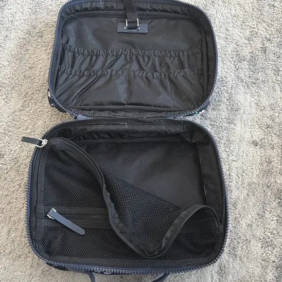 Kate Spade Jae Cosmetic Case - Picture 5 of 6